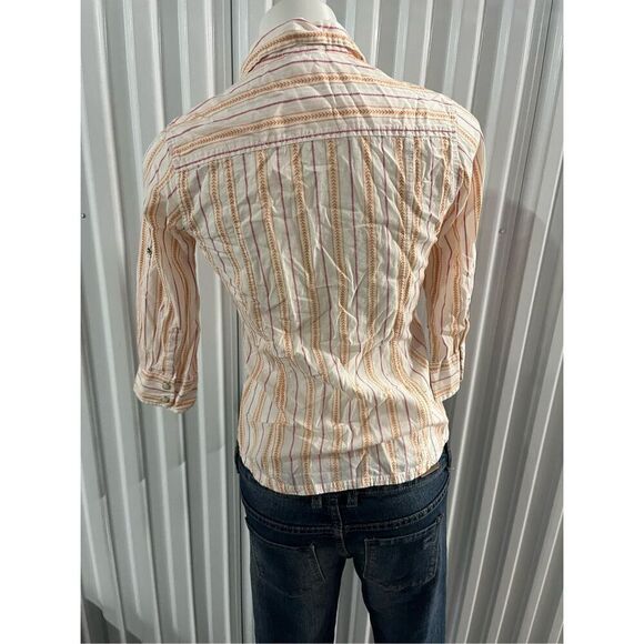 The North face button up 3/4 sleeve top size small - Picture 3 of 3